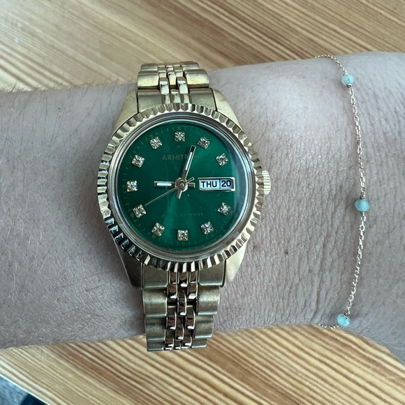 Gold Watch - Picture 4 of 5